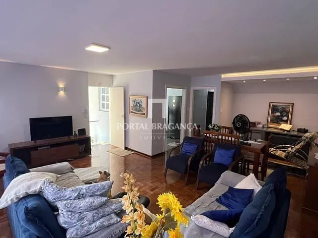 Casa 3 quartos e 2 banheiros, à venda, no bairro Centro em Bragança Paulista