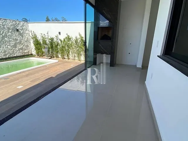 Casa 2 quartos e 2 banheiros, à venda, no bairro Areias em Tijucas