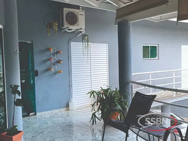 Casa com 450m² 3 quartos e 5 banheiros, à venda, no bairro Jardim Maria Helena em Nova Odessa