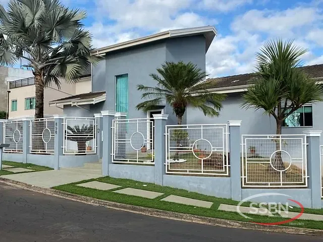 Casa com 450m² 3 quartos e 5 banheiros, à venda, no bairro Jardim Maria Helena em Nova Odessa