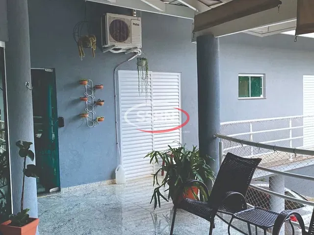 Casa com 450m² 3 quartos e 5 banheiros, à venda, no bairro Jardim Maria Helena em Nova Odessa