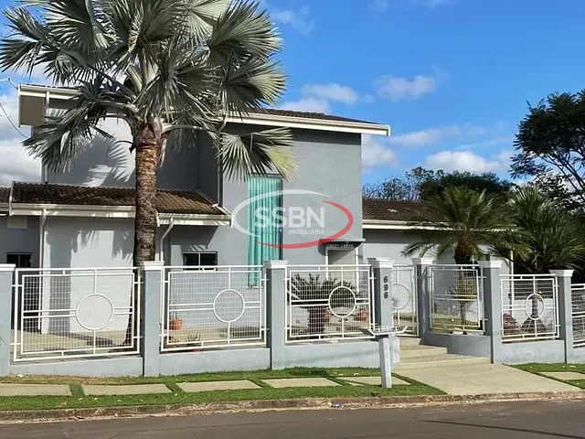 Casa com 450m² 3 quartos e 5 banheiros, à venda, no bairro Jardim Maria Helena em Nova Odessa