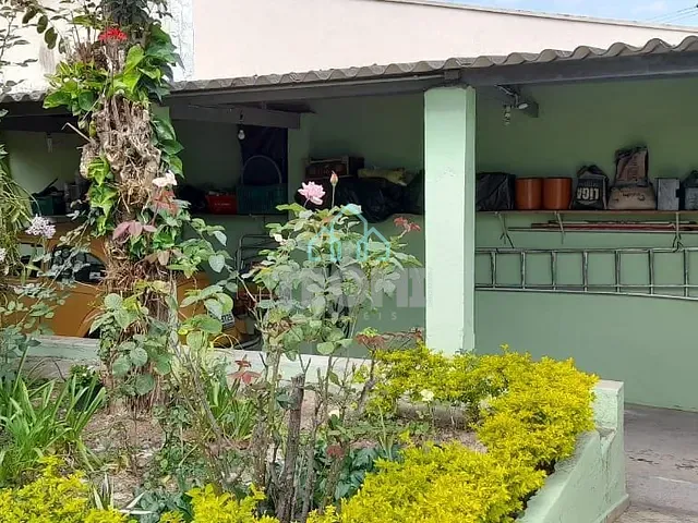 Casa com 270m² 3 quartos e 1 banheiro, à venda, no bairro Vila Jaboticabeira em Taubaté
