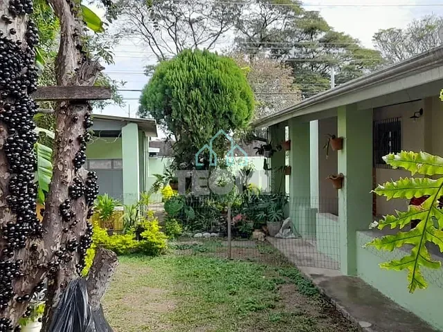 Casa com 270m² 3 quartos e 1 banheiro, à venda, no bairro Vila Jaboticabeira em Taubaté