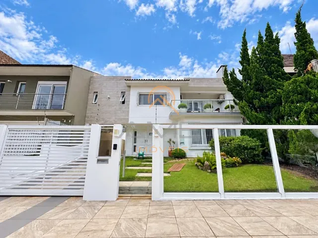 Casa com 396m² 4 quartos e 4 banheiros, à venda, no bairro Areal em Pelotas