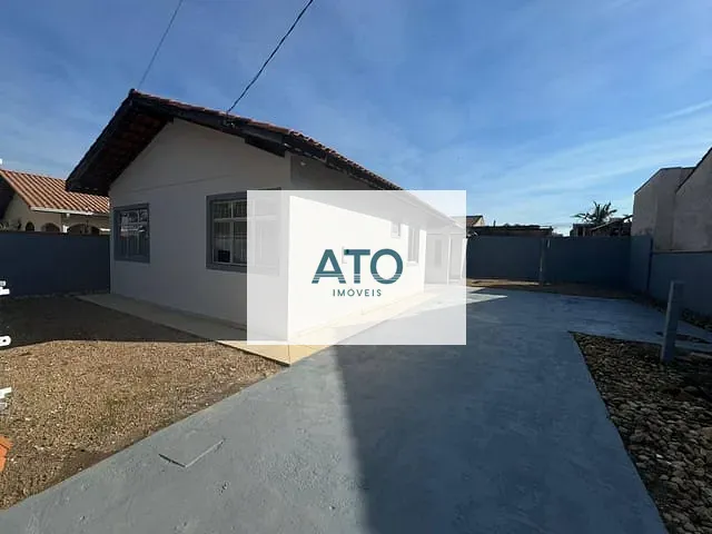 Casa 2 quartos e 1 banheiro, à venda, no bairro centro em Tijucas