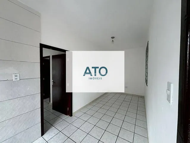 Casa 2 quartos e 1 banheiro, à venda, no bairro centro em Tijucas