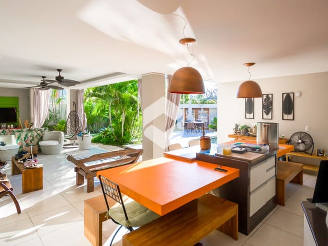 Casa com 600m² 5 quartos e 7 banheiros, à venda ou para alugar, no bairro Barra da Tijuca em Rio de Janeiro