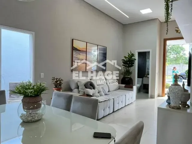 Casa com 306m² 3 quartos e 4 banheiros, à venda, no bairro Jardim Imperial em Cuiabá