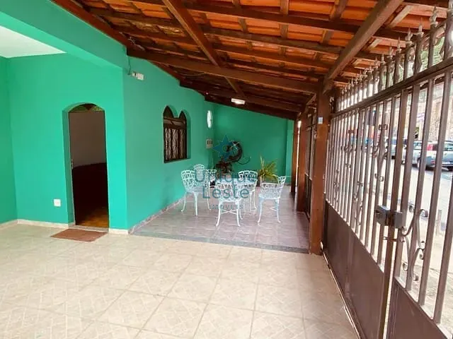 Casa com 371m² 10 quartos e 5 banheiros, à venda, no bairro Pirajá em Belo Horizonte