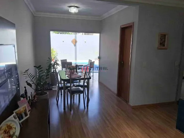 Casa 3 quartos e 4 banheiros, à venda, no bairro Jardim Itapoá em Londrina