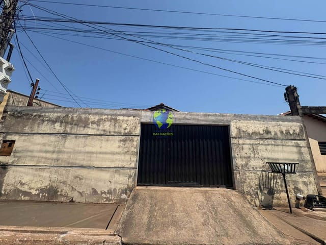 Casa com 200m² 2 quartos e 2 banheiros, à venda, no bairro Novo Paraíso em Cuiabá