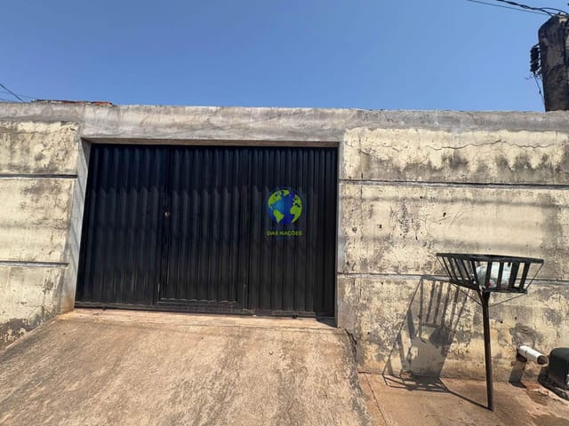 Casa com 200m² 2 quartos e 2 banheiros, à venda, no bairro Novo Paraíso em Cuiabá