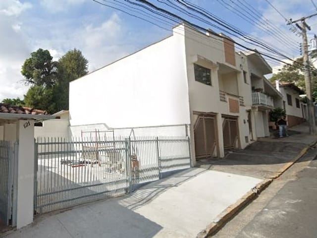 Casa com 225m², para alugar, no bairro Centro em São João da Boa Vista