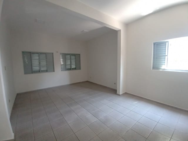 Casa com 225m², para alugar, no bairro Centro em São João da Boa Vista