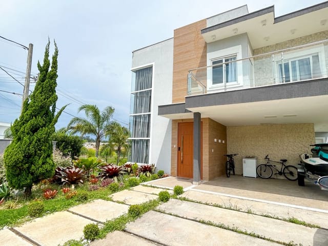 Casa com 409m² 4 quartos e 4 banheiros, à venda, no bairro Loteamento Extensao Do Serrama em Rio das Ostras
