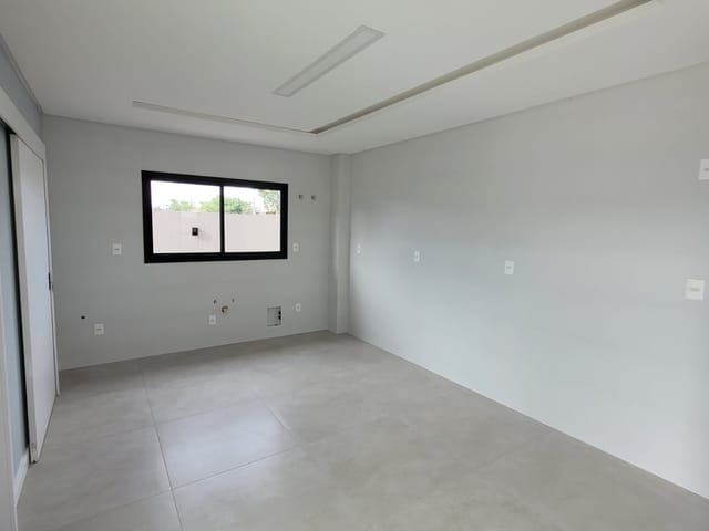 Casa com 300m² 4 quartos e 5 banheiros, à venda, no bairro Jardim Carvalho em Ponta Grossa