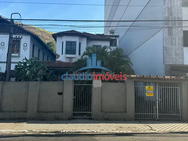 Casa com 491m², à venda, no bairro Centro em Barra Mansa