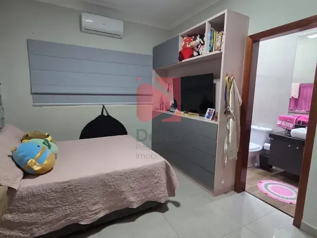 Casa 3 quartos e 4 banheiros, à venda, no bairro Residencial do Lago em Pirassununga