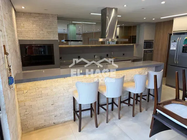 Casa 4 quartos e 4 banheiros, à venda, no bairro Santa Rosa em Cuiabá