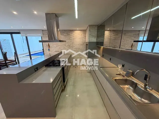 Casa 4 quartos e 4 banheiros, à venda, no bairro Santa Rosa em Cuiabá