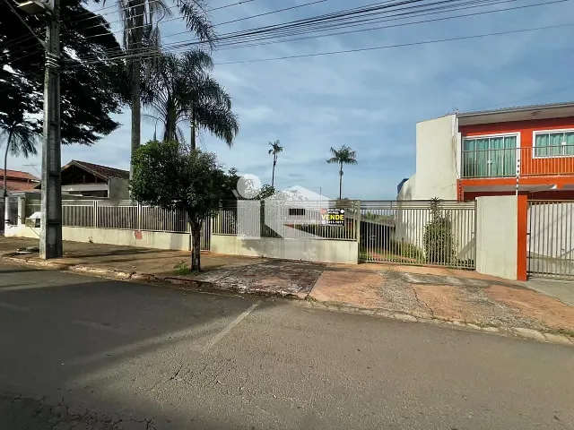 Casa com 1002m² 3 quartos e 2 banheiros, à venda, no bairro Centro em Rolândia
