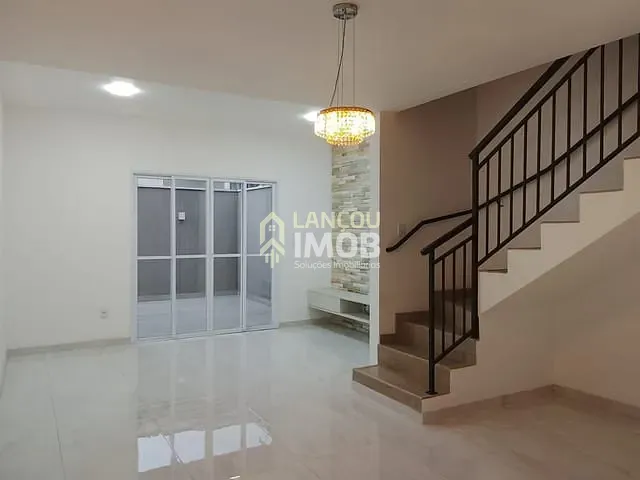 Casa 2 quartos e 3 banheiros, para alugar, no bairro Cidade Nova em Jundiaí