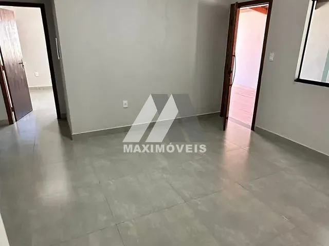 Casa 3 quartos e 2 banheiros, para alugar, no bairro Renascença em Araçuaí