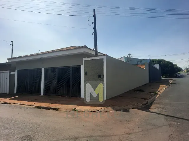 Casa com 192m² 3 quartos e 2 banheiros, à venda, no bairro jd Amélia II em Serrana