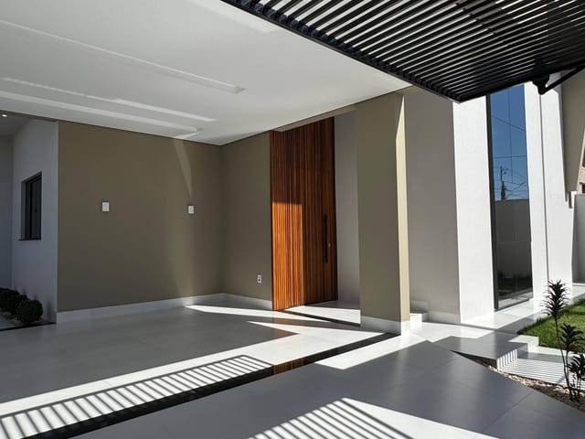 Casa com 200m² 3 quartos e 2 banheiros, à venda, no bairro Loteamento Quatro Estações Boulevard em Sinop