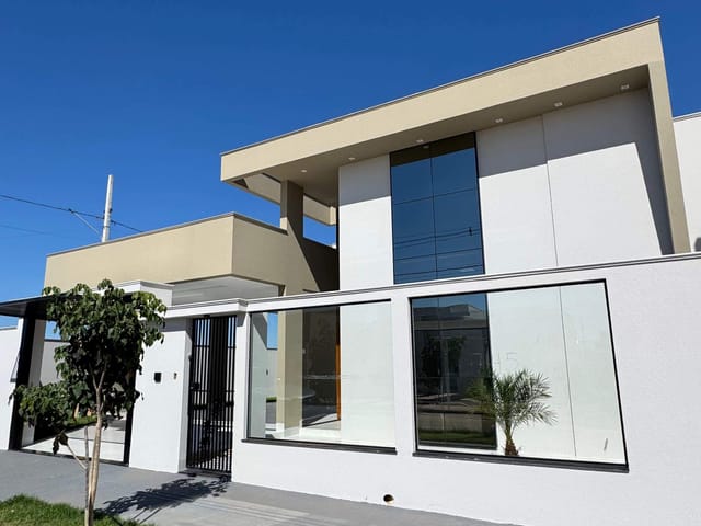 Casa com 200m² 3 quartos e 2 banheiros, à venda, no bairro Loteamento Quatro Estações Boulevard em Sinop