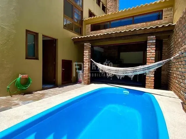 Casa 3 quartos e 4 banheiros, à venda, no bairro Cassino em Rio Grande