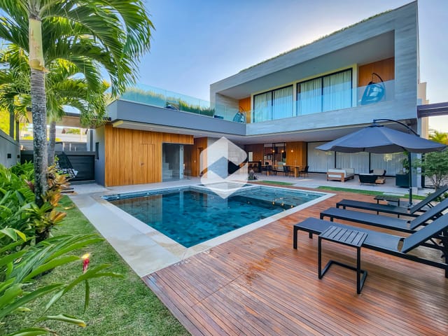 Casa com 600m² 5 quartos e 8 banheiros, à venda, no bairro Barra da Tijuca em Rio de Janeiro