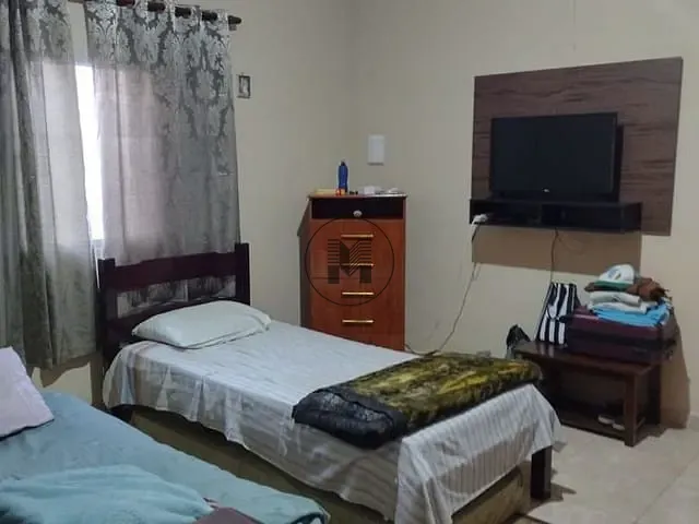 Casa com 300m² 2 quartos e 2 banheiros, à venda, no bairro Parque do Sol em Guaratinguetá