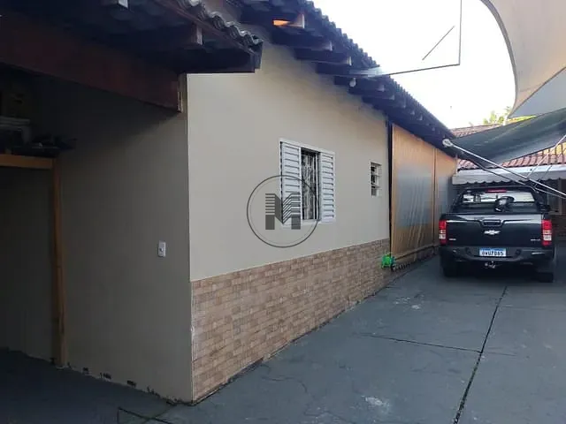 Casa com 300m² 2 quartos e 2 banheiros, à venda, no bairro Parque do Sol em Guaratinguetá