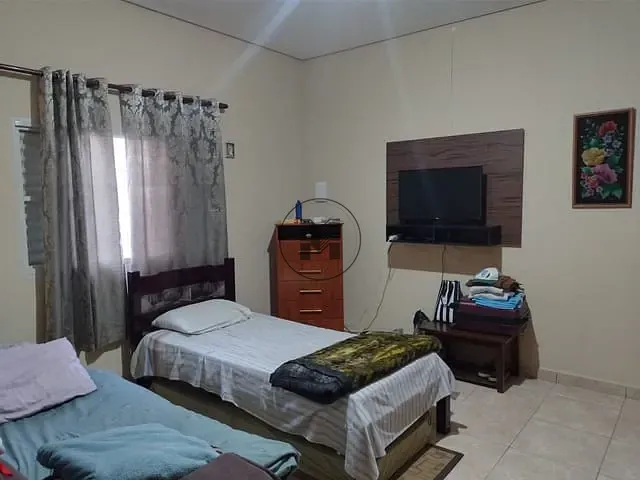 Casa com 300m² 2 quartos e 2 banheiros, à venda, no bairro Parque do Sol em Guaratinguetá