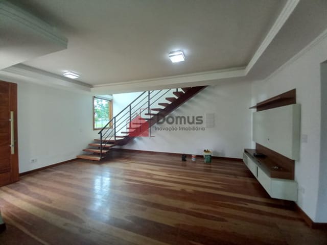 Casa com 300m², à venda, no bairro Bela Vista em Pindamonhangaba