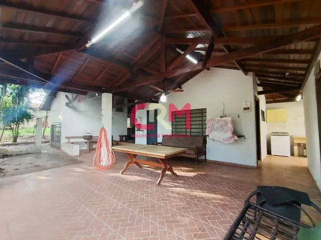 Casa com 968m² 3 quartos e 4 banheiros, para alugar, no bairro Centro em Taquaritinga