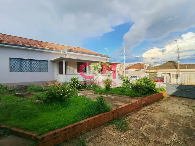 Casa com 968m² 3 quartos e 4 banheiros, para alugar, no bairro Centro em Taquaritinga