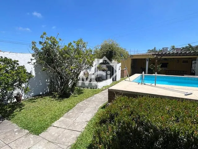 Casa com 533m² 4 quartos e 3 banheiros, à venda, no bairro Laranjal em Pelotas