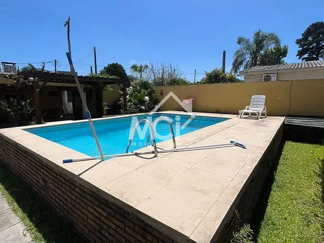 Casa com 533m² 4 quartos e 3 banheiros, à venda, no bairro Laranjal em Pelotas