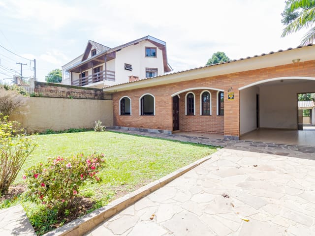 Casa com 829m² 3 quartos e 1 banheiro, à venda, no bairro Pilarzinho em Curitiba