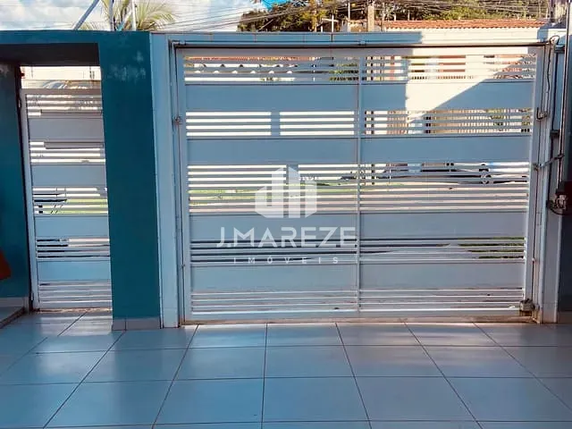 Casa com 520m² 3 quartos e 2 banheiros, à venda, no bairro Loteamento Santa Cândida em Apucarana