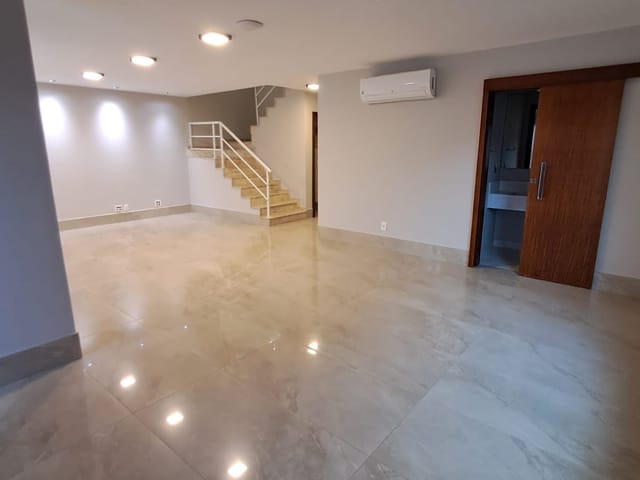 Casa 4 quartos e 7 banheiros, à venda, no bairro Vargem Pequena em Rio de Janeiro