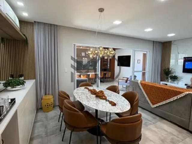 Casa com 242m² 3 quartos e 5 banheiros, à venda, no bairro Ribeirão do Lipa em Cuiabá