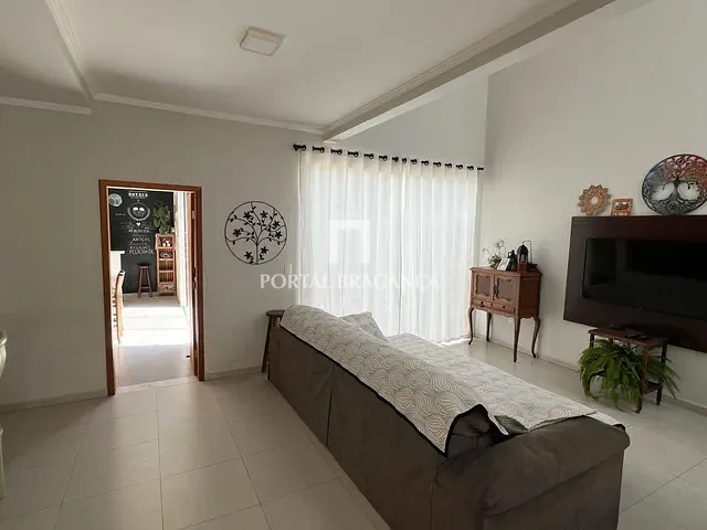 Casa 3 quartos e 4 banheiros, à venda, no bairro Residencial Floresta São Vicente em Bragança Paulista