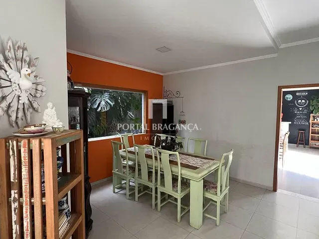 Casa 3 quartos e 4 banheiros, à venda, no bairro Residencial Floresta São Vicente em Bragança Paulista