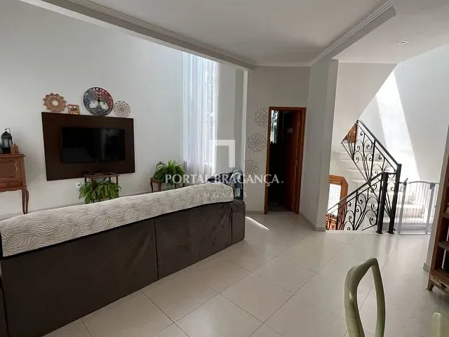 Casa 3 quartos e 4 banheiros, à venda, no bairro Residencial Floresta São Vicente em Bragança Paulista