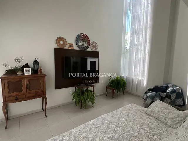 Casa 3 quartos e 4 banheiros, à venda, no bairro Residencial Floresta São Vicente em Bragança Paulista