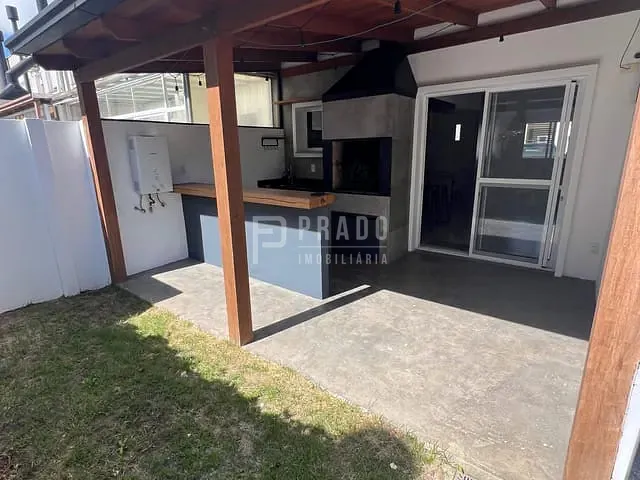Casa 2 quartos e 2 banheiros, à venda ou para alugar, no bairro Areal em Pelotas